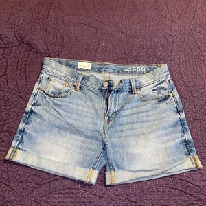 Light washed Jean shorts